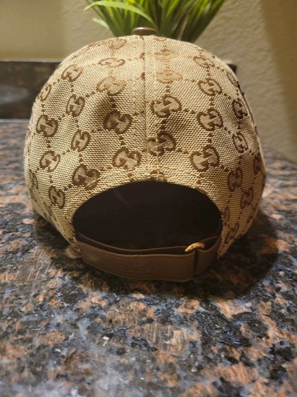 Gucci Beige/Brown Monogram Hat with Green-Red Web - Picture 5 of 9